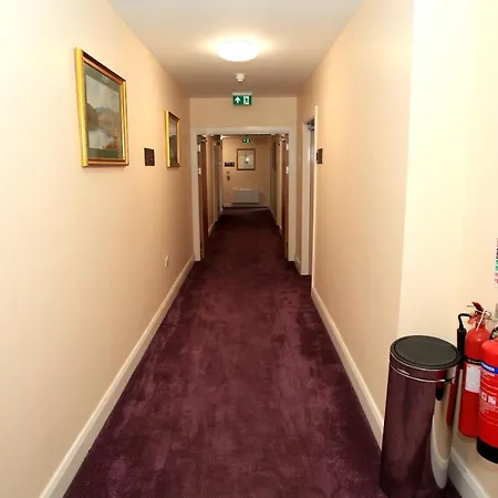 Home Inn Nocleg ze śniadaniem 3*