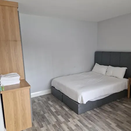 Home Inn Bed & Breakfast *